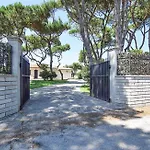 Comfortable And Spacious - * Baia Domizia
