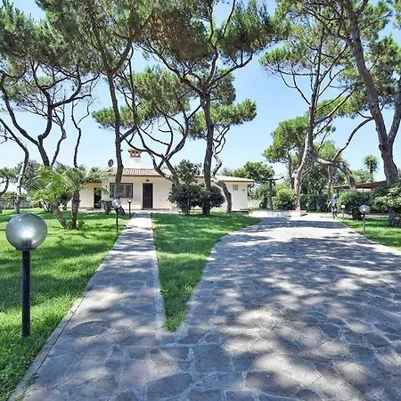 Comfortable And Spacious - Villa Baia Domizia