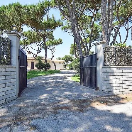 Comfortable And Spacious - * Baia Domizia