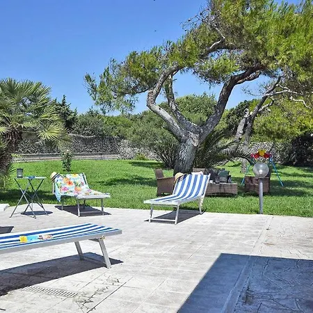 Villa Comfortable And Spacious - Baia Domizia