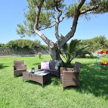 Villa Comfortable And Spacious - *