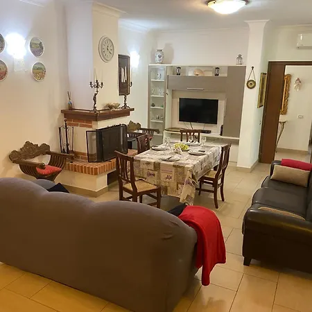 Comfortable And Spacious - Villa Baia Domizia