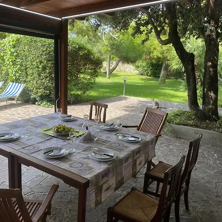 Villa Comfortable And Spacious - *